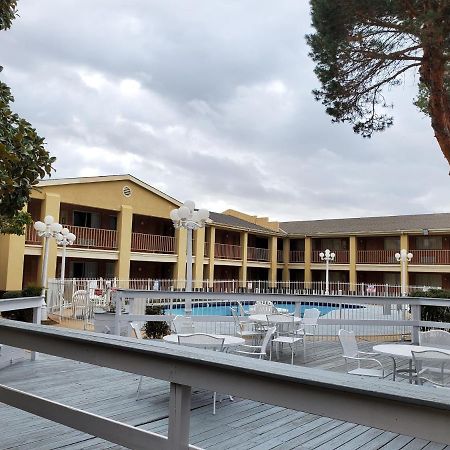 Days Inn By Wyndham Lawton Exterior photo