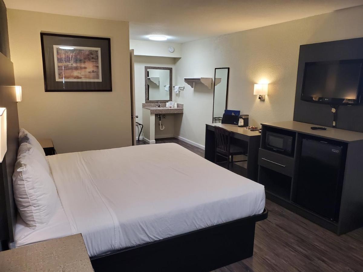 Days Inn By Wyndham Lawton Exterior photo